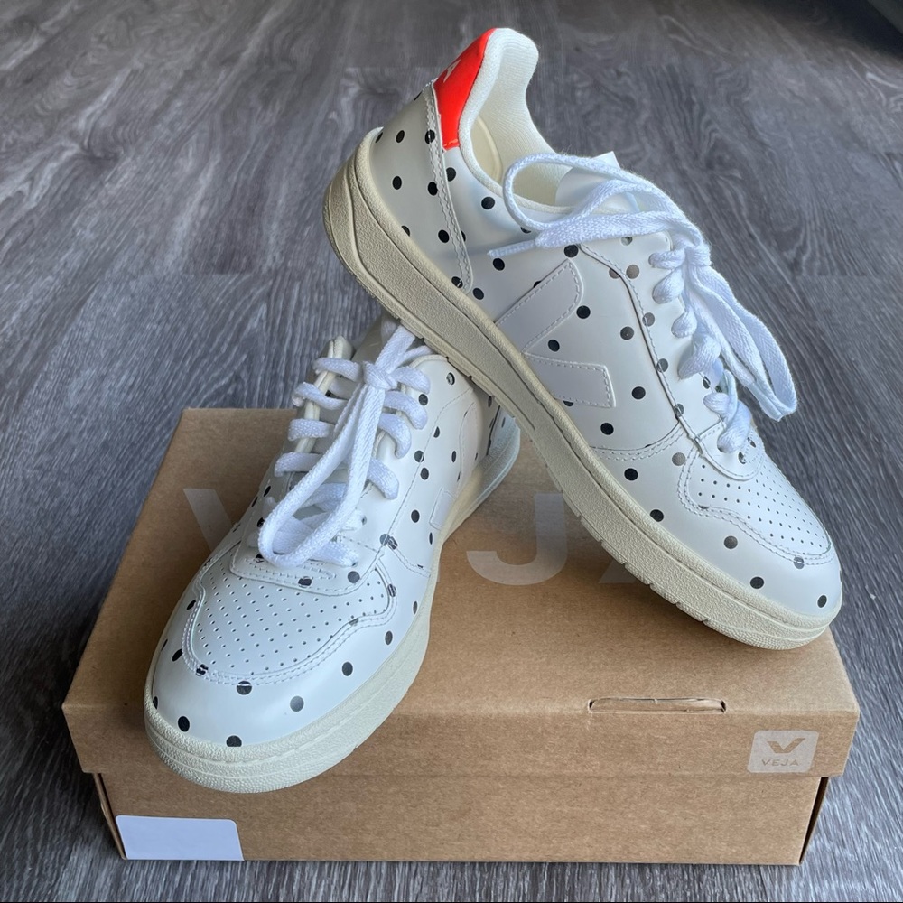 🆕 Veja X Madewell V-10 Leather Sneakers in Black and White Polka Dot | Size 7
